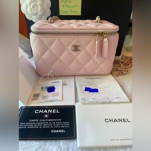 ❌SOLD❌ Chanel 22S Pink Mirror Small Vanity Clutch in Quilted Caviar w/ LGHW